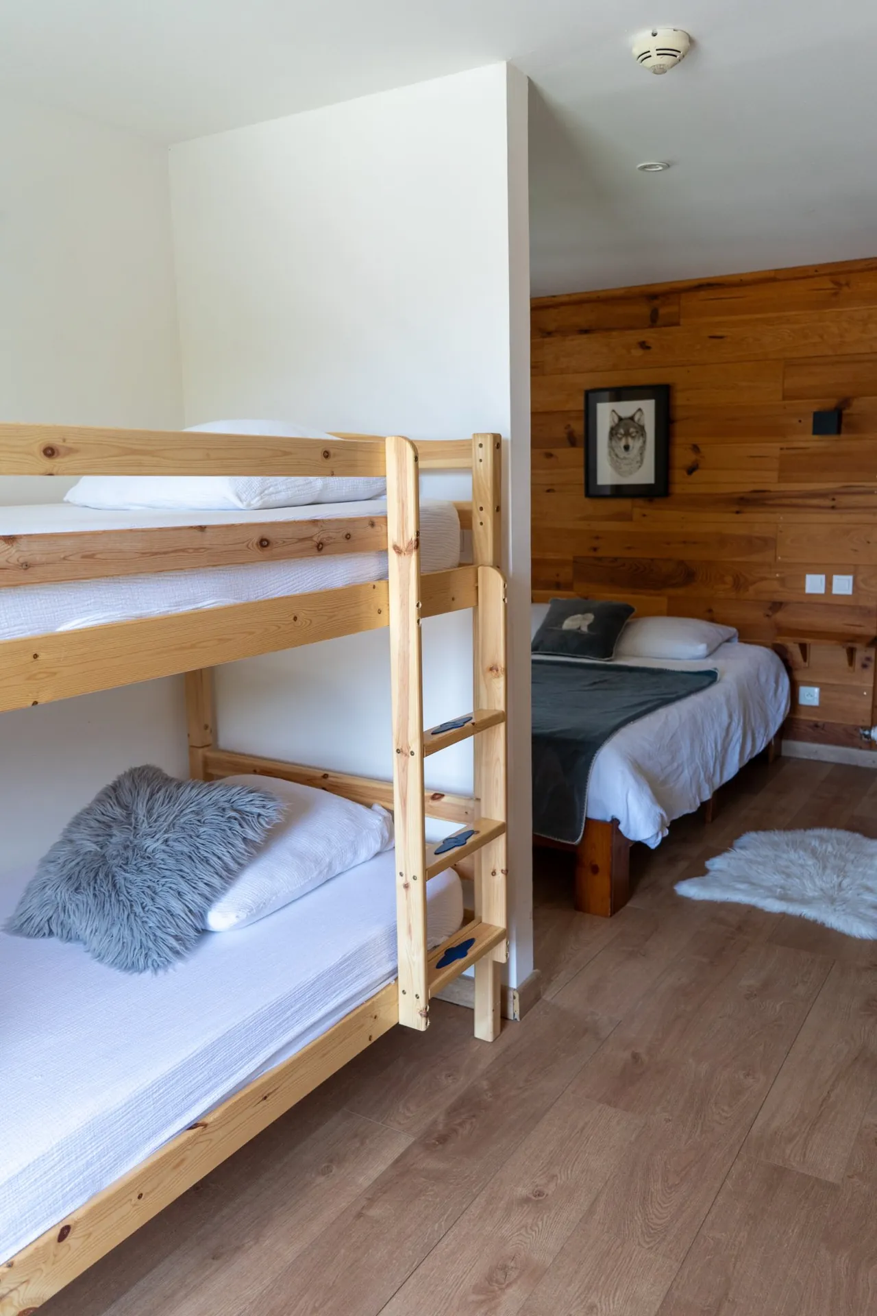 Lits superposés et lit double, chambre familiale La Mélèze