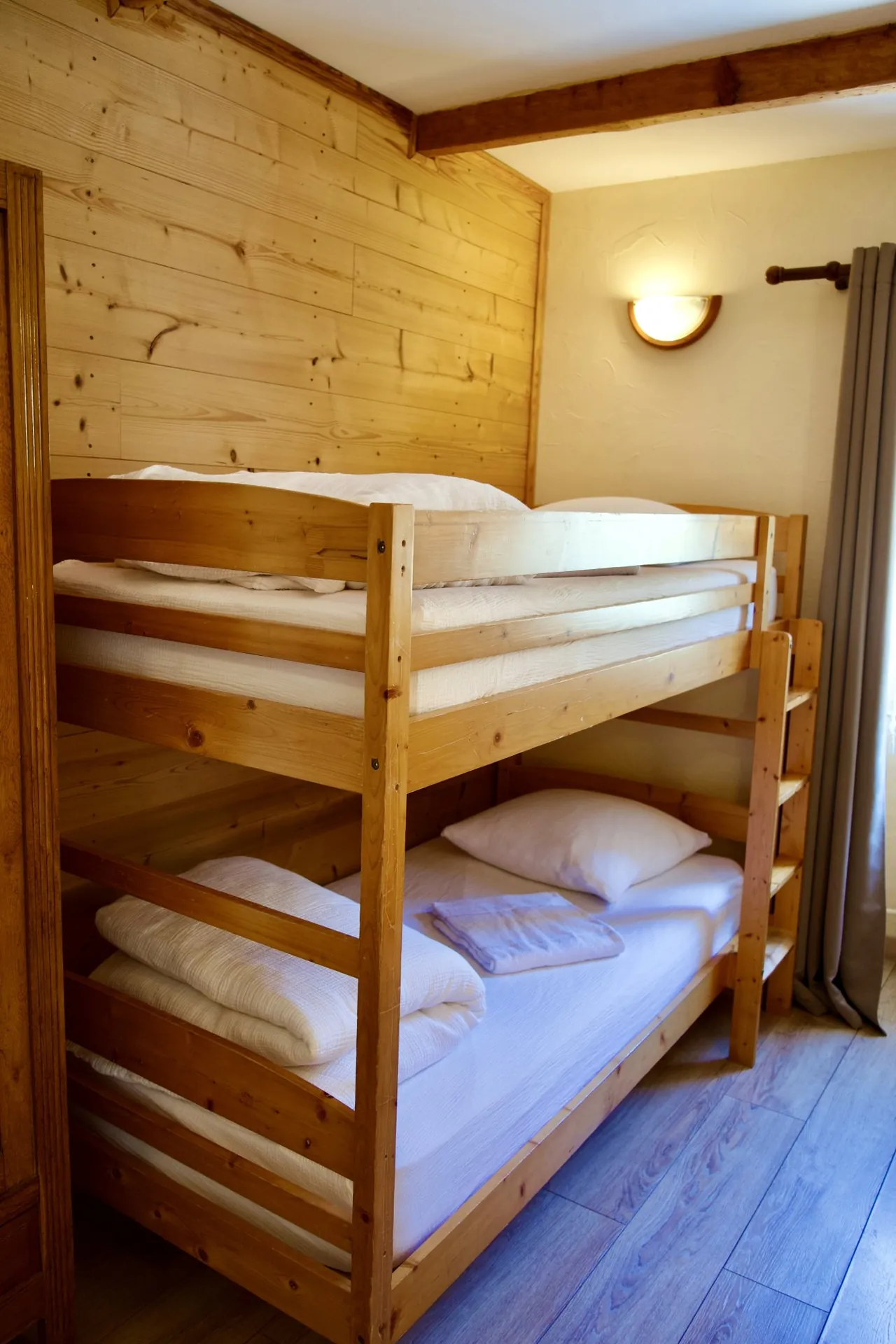 Lits superposés, chambre familiale Le Loup des Bois