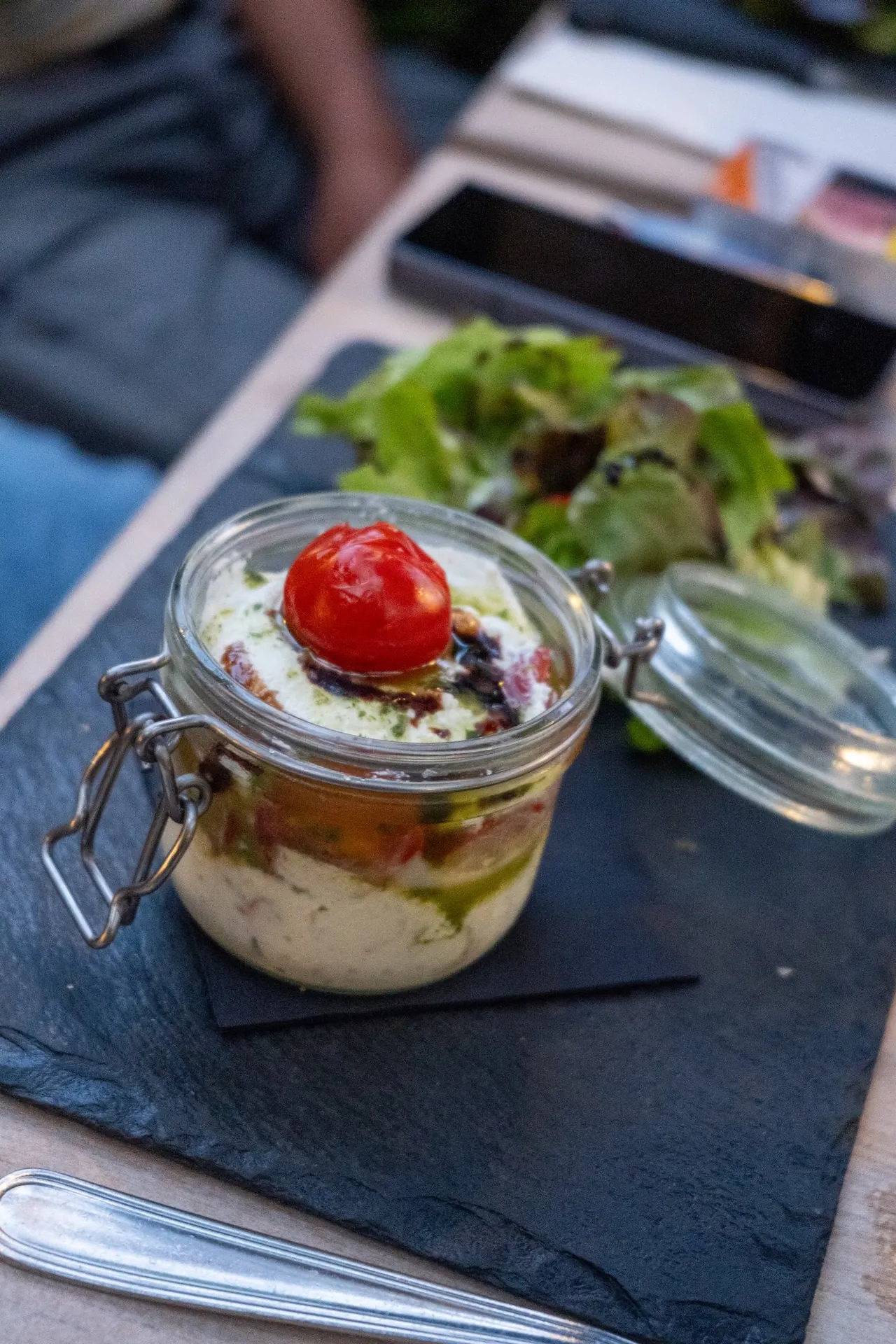 Entrée en bocal et salade
